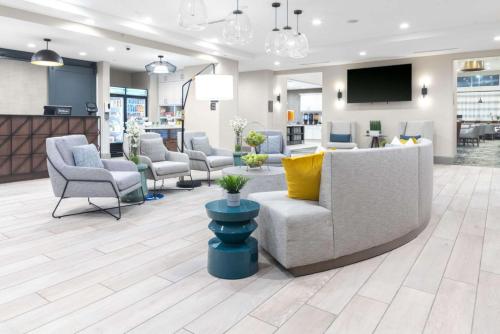 Lobby, Homewood Suites by Hilton DFW Airport South in DFW Airport Lobby, Homewood Suites by Hilton DFW Airport South in DFW Airport