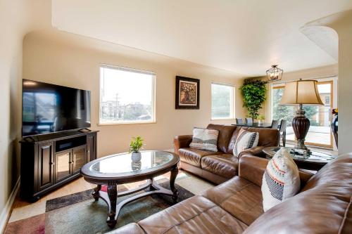 3 Mi to Denver Zoo Cherry Creek Duplex! in Cherry Creek 3 Mi to Denver Zoo Cherry Creek Duplex! in Cherry Creek