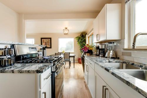 3 Mi to Denver Zoo Cherry Creek Duplex! in Cherry Creek 3 Mi to Denver Zoo Cherry Creek Duplex! in Cherry Creek