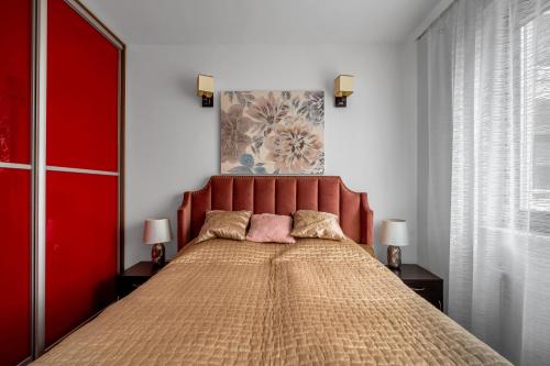 Bemowo Business Apt - 62m2, Parking, Metro & Park Nearby - by Rentujemy