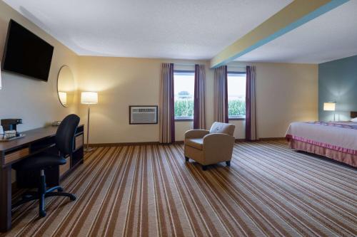 Super 8 By Wyndham Mattoon in Mattoon Super 8 By Wyndham Mattoon in Mattoon