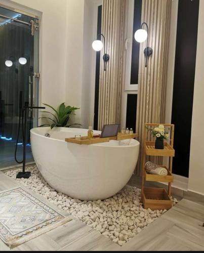 إيفا شالية in Manah إيفا شالية in Manah