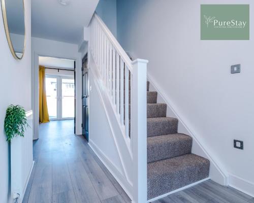 Hotellet från utsidan, Designer House in Manchester Near Stadium with Wi-Fi & Parking by PureStay Short Lets & Serviced Acc in Manchester Hotellet från utsidan, Designer House in Manchester Near Stadium with Wi-Fi & Parking by PureStay Short Lets & Serviced Acc in Manchester