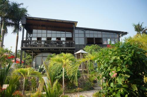 Restaurant, Lucca Resort & Residence near Bandengan Beach Restaurant, Lucca Resort & Residence near Bandengan Beach