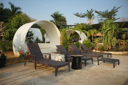 Restaurant, Lucca Resort & Residence near Bandengan Beach Restaurant, Lucca Resort & Residence near Bandengan Beach