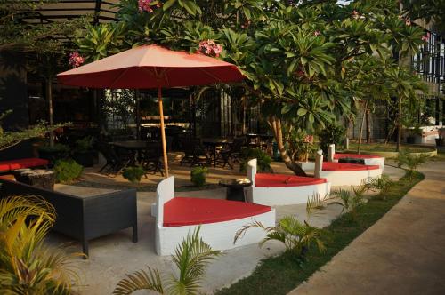 Lucca Resort & Residence near Bandengan Beach Lucca Resort & Residence near Bandengan Beach