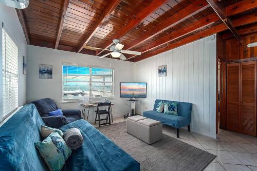 Programlehetőségek, Waterfront Cozy Cottage with Boat Ramp & Dock in Little Torch Key Programlehetőségek, Waterfront Cozy Cottage with Boat Ramp & Dock in Little Torch Key