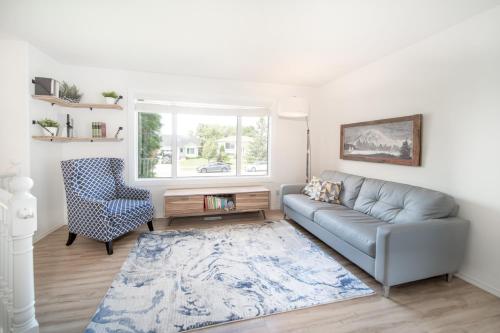 Guestroom, Bright & Convenient b/w 2 Parks in Steinbach (MB) Guestroom, Bright & Convenient b/w 2 Parks in Steinbach (MB)