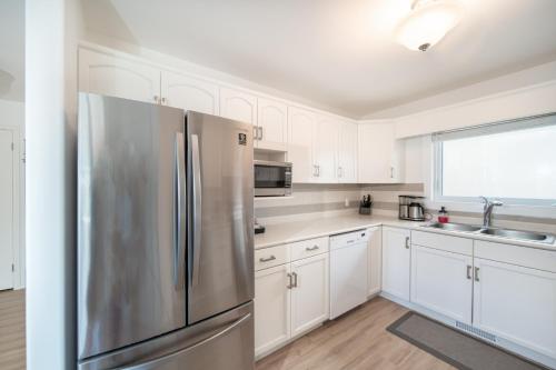 Bright & Convenient b/w 2 Parks in Steinbach (MB) Bright & Convenient b/w 2 Parks in Steinbach (MB)