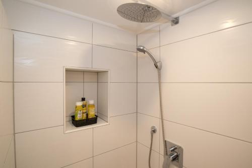 Bathroom, Große. Moderne. Zentrale Wohnung in Lappersdorf Bathroom, Große. Moderne. Zentrale Wohnung in Lappersdorf