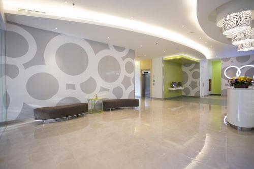 Lobby, Zest Jemursari by Swiss-Belhotel International in Rungkut Lobby, Zest Jemursari by Swiss-Belhotel International in Rungkut