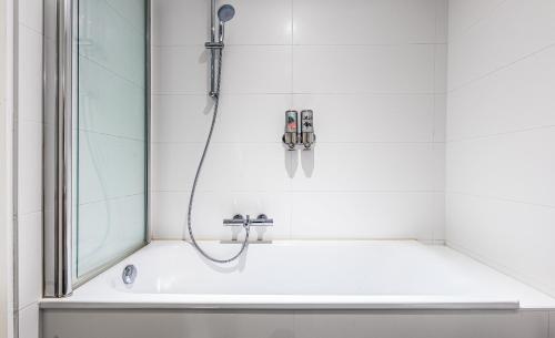 Fürdőszoba, Les Cerisiers - Appartement de Standing au Centre de Namur in Namur Fürdőszoba, Les Cerisiers - Appartement de Standing au Centre de Namur in Namur