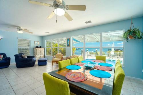 Létesítmények, Waterfront Beach Houses with Dock & Heated Pool in Little Torch Key Létesítmények, Waterfront Beach Houses with Dock & Heated Pool in Little Torch Key
