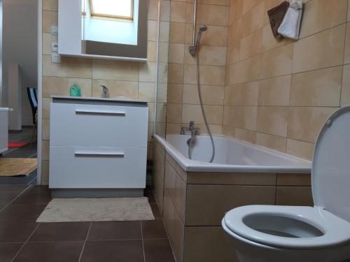 This photo about Rochire Location shared on HyHotel.com