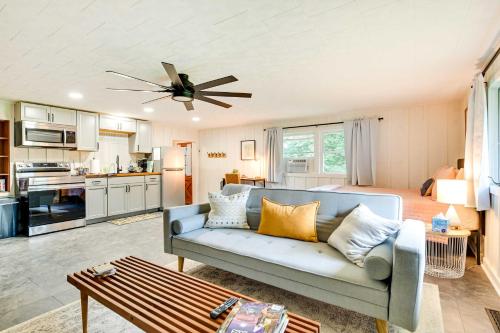 Modern Studio Less Than 13 Mi to Saratoga Racetrack! in Saratoga Springs (New York) Modern Studio Less Than 13 Mi to Saratoga Racetrack! in Saratoga Springs (New York)