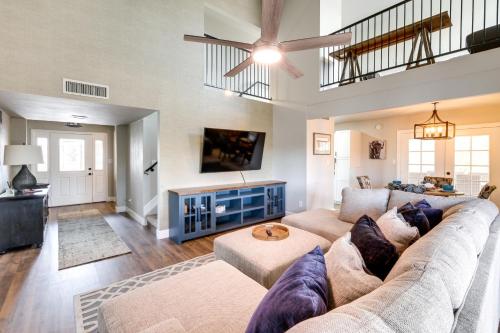Community Perks and Patio Sun Lakes Home! in ซันเลค Community Perks and Patio Sun Lakes Home! in ซันเลค