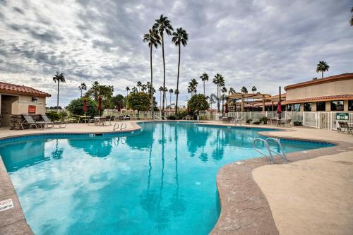 Community Perks and Patio Sun Lakes Home! in ซันเลค Community Perks and Patio Sun Lakes Home! in ซันเลค