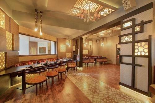 Restaurant, The Hans Hotel in Hubli Restaurant, The Hans Hotel in Hubli