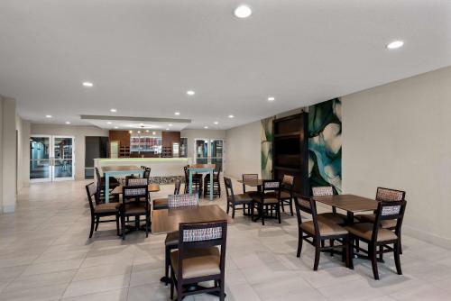 Ресторан, Wyndham Garden Ankeny/Des Moines in Анкени (Айова) Ресторан, Wyndham Garden Ankeny/Des Moines in Анкени (Айова)