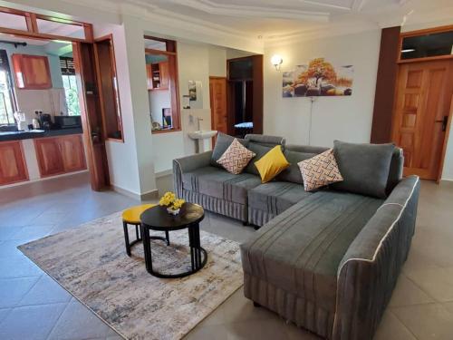 cosy living in Gulu cosy living in Gulu