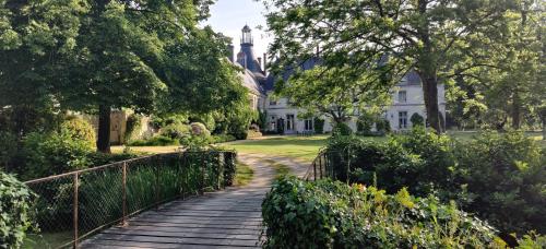 A szálláshely kívülről, Château de Thouaré (Chateau de Thouare) in Thouare Sur Loire A szálláshely kívülről, Château de Thouaré (Chateau de Thouare) in Thouare Sur Loire