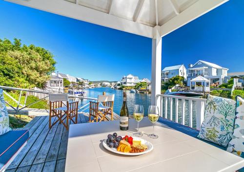 Perfect Canal Escape on Thesen Islands