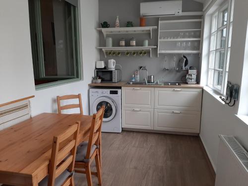 Zrinyi 11 Apartments in บาลาตันเคเนสเซ่ Zrinyi 11 Apartments in บาลาตันเคเนสเซ่