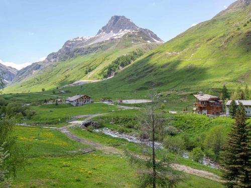 Duplex de standing au pied des pistes avec cheminée, terrasse et garage – Modane - FR-1-694-329 (Duplex de standing au pied des pistes avec cheminee, terrasse et garage – Modane - FR-1-694-329) in วาล อีแซร์ Duplex de standing au pied des pistes avec cheminée, terrasse et garage – Modane - FR-1-694-329 (Duplex de standing au pied des pistes avec cheminee, terrasse et garage – Modane - FR-1-694-329) in วาล อีแซร์