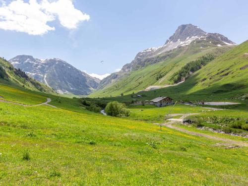 Duplex de standing au pied des pistes avec cheminée, terrasse et garage – Modane - FR-1-694-329 (Duplex de standing au pied des pistes avec cheminee, terrasse et garage – Modane - FR-1-694-329) in วาล อีแซร์ Duplex de standing au pied des pistes avec cheminée, terrasse et garage – Modane - FR-1-694-329 (Duplex de standing au pied des pistes avec cheminee, terrasse et garage – Modane - FR-1-694-329) in วาล อีแซร์
