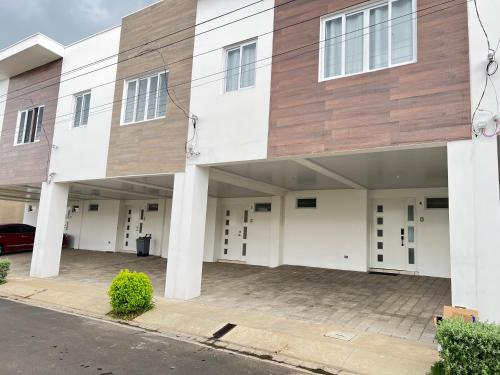 Comfortable and roomy, in Sonsonate in Sonsonate Comfortable and roomy, in Sonsonate in Sonsonate