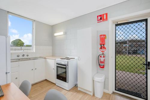 Konyha, Fishpen Holiday Apartments in Merimbula Konyha, Fishpen Holiday Apartments in Merimbula