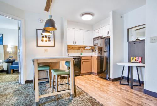 Staybridge Suites Gulf Shores By IHG in Gulf Shores (AL) Staybridge Suites Gulf Shores By IHG in Gulf Shores (AL)