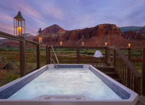 جاكوزي, منتجع كابيتول ريف (Capitol Reef Resort) in Torrey جاكوزي, منتجع كابيتول ريف (Capitol Reef Resort) in Torrey