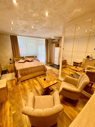 Santa Barbara Apartment