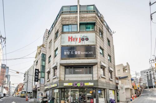 Hongdae Modern House