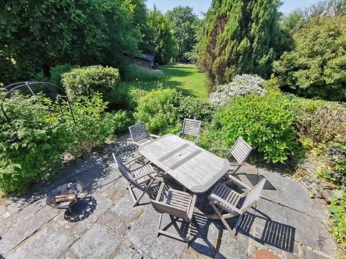 Wellstone Cottages - Perfect for Parties - Birthdays - Stag and Hen Weekends - Yoga and Wellbeing Re in Tegryn Wellstone Cottages - Perfect for Parties - Birthdays - Stag and Hen Weekends - Yoga and Wellbeing Re in Tegryn