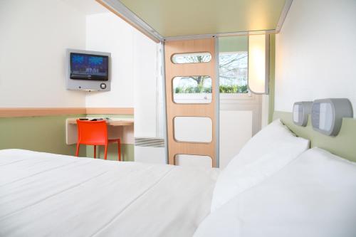This photo about ibis budget Caen Mondeville shared on HyHotel.com
