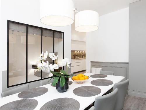 Facilities, THE RESIDENCE - LUXURY 3 BEDROOM PARIS CENTER 3 in Paris Facilities, THE RESIDENCE - LUXURY 3 BEDROOM PARIS CENTER 3 in Paris