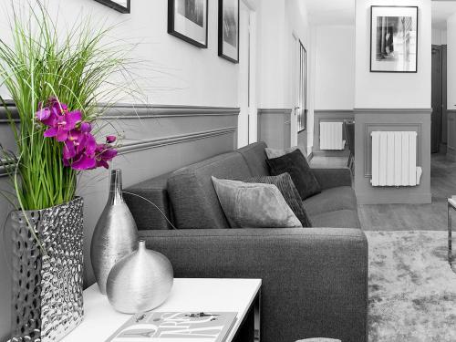 THE RESIDENCE - LUXURY 3 BEDROOM PARIS CENTER 3 in Paris THE RESIDENCE - LUXURY 3 BEDROOM PARIS CENTER 3 in Paris