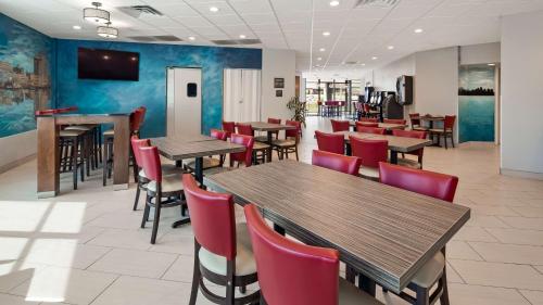 餐飲選擇, 沃索塔貝斯特韋斯特Plus酒店 (Best Western Plus Wausau Tower Inn) in 華索 餐飲選擇, 沃索塔貝斯特韋斯特Plus酒店 (Best Western Plus Wausau Tower Inn) in 華索