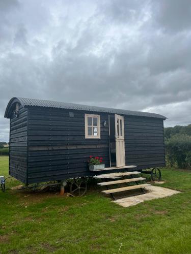 Shepherds Huts in بليتشينجدون Shepherds Huts in بليتشينجدون