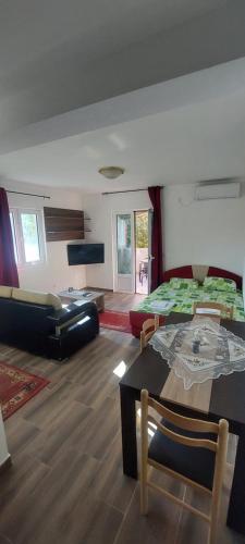 Samardzici in Risan Samardzici in Risan