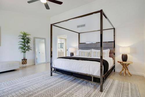 Cali Desert Life - Pool, Golf Cart, Tennis, Bikes