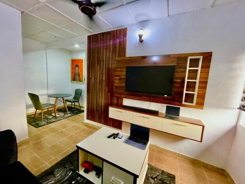 Sala de estar/TV partilhada, Unity Luxury Apartments & Suites in Port Harcourt Sala de estar/TV partilhada, Unity Luxury Apartments & Suites in Port Harcourt