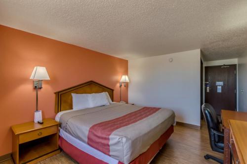 在meiguo.com看到的Motel 6 Albert Lea的介绍图片