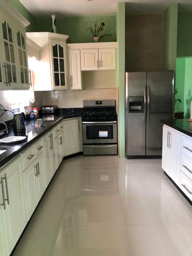 مطبخ, LEO VILLA in Old Harbour مطبخ, LEO VILLA in Old Harbour