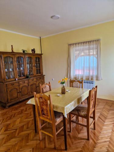 Prenoćište Mali Raj (Prenociste Mali Raj) in Valjevo Prenoćište Mali Raj (Prenociste Mali Raj) in Valjevo