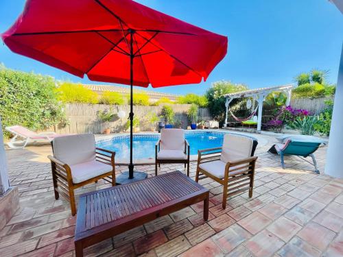 Jardim, VillaBreizh - Private Pool - Garden - Big Terrace in Monte Canelas Jardim, VillaBreizh - Private Pool - Garden - Big Terrace in Monte Canelas