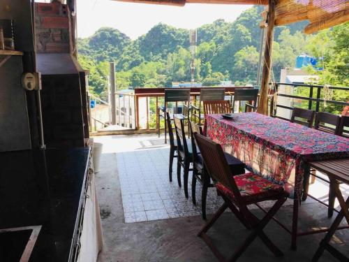 Chez Phuong Cat Ba -Private entire house in Cat Ba Island Chez Phuong Cat Ba -Private entire house in Cat Ba Island
