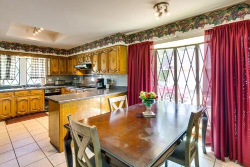 Charming Texas Escape, Near Cedar Hill State Park! in Данканвилл Charming Texas Escape, Near Cedar Hill State Park! in Данканвилл